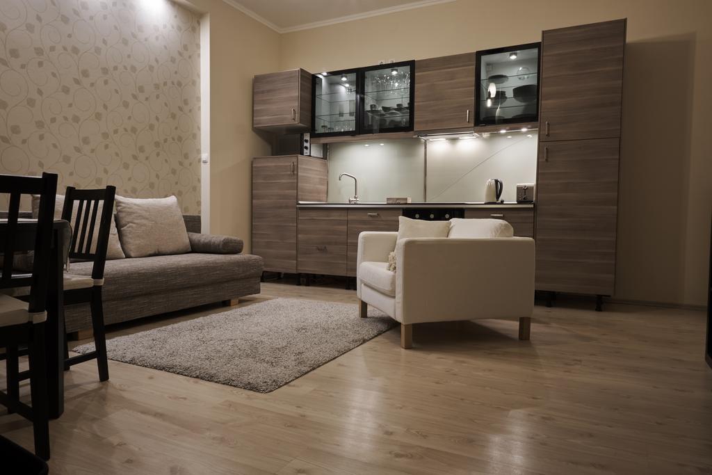 Karolyi Garden | Hostaid Apartment Budapest Exterior photo